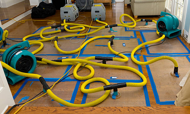 Professional Water Extraction technician working in Warsaw, IL